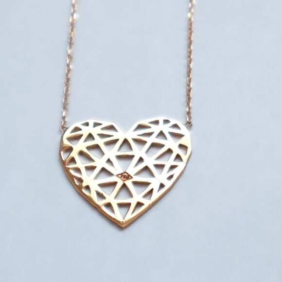 18k Gold Heart Necklace - Picture 7 of 9